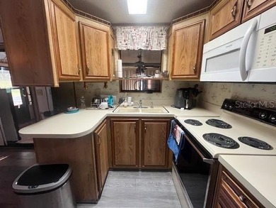 Reduced Price and Move-In Ready Mobile Home, No Monthly Lot - photo 4