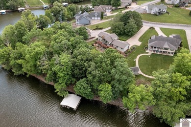 This waterfront home had it all! The perfect location on Lake - photo 5