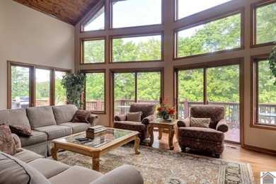 This waterfront home had it all! The perfect location on Lake - photo 6