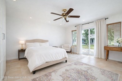 Welcome to Captain's Quarters! This spacious corner-unit - photo 19