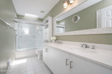 Welcome to Captain's Quarters! This spacious corner-unit - photo 24