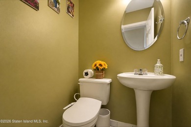 Welcome to Captain's Quarters! This spacious corner-unit - photo 31