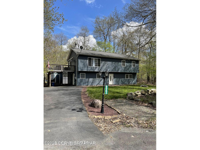 Lake Carobeth Home For Sale in Tobyhanna Pennsylvania