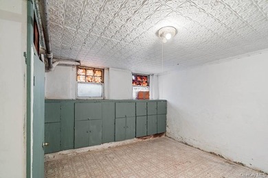 An exceptional investment opportunity in the heart of East New - photo 18