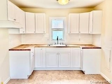 Charming Cape!!! New Kitchen, Fresh Paint, New Flooring, New - photo 3