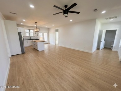 Great new construction in Shiloh Springs Community! This home - photo 4
