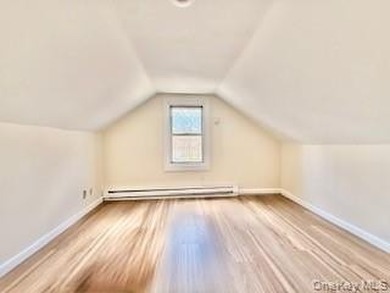 Charming Cape!!! New Kitchen, Fresh Paint, New Flooring, New - photo 9