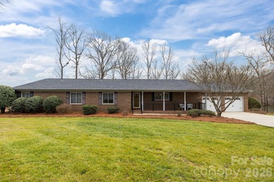 Lake Wylie Home Active Under Contract in Belmont North Carolina