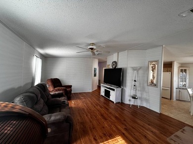 Charming 1994 Manufactured Home in an Active 55+ Community - photo 6