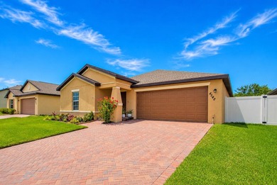 Best Community in FORT PIERCE.Welcome to this spacious 3-bedroom - photo 4