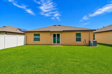 Best Community in FORT PIERCE.Welcome to this spacious 3-bedroom - photo 9