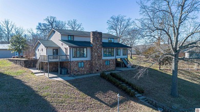 Kentucky Lake Home For Sale in Gilbertsville Kentucky