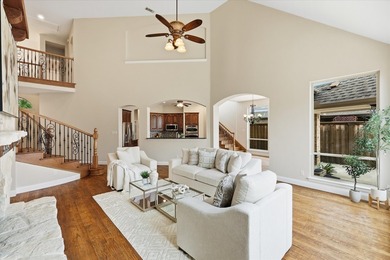 This stunning Castle Hills home is a dream for tech enthusiasts - photo 12