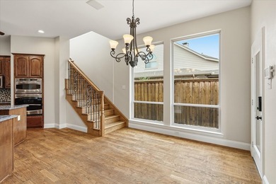 This stunning Castle Hills home is a dream for tech enthusiasts - photo 14