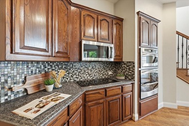 This stunning Castle Hills home is a dream for tech enthusiasts - photo 15