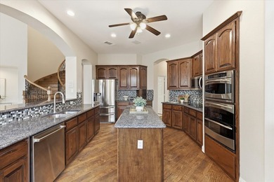 This stunning Castle Hills home is a dream for tech enthusiasts - photo 19