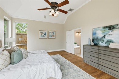 This stunning Castle Hills home is a dream for tech enthusiasts - photo 21