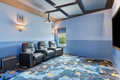 This stunning Castle Hills home is a dream for tech enthusiasts - photo 31
