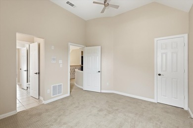 This stunning Castle Hills home is a dream for tech enthusiasts - photo 35