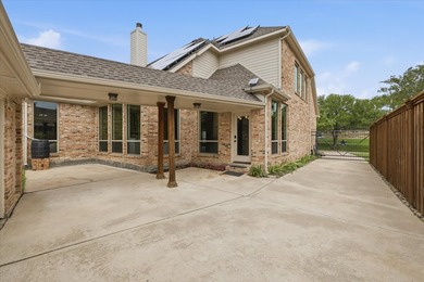 This stunning Castle Hills home is a dream for tech enthusiasts - photo 37