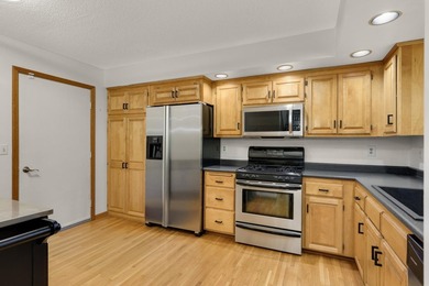 This is the one you've been waiting for. Stunning End-Unit - photo 12
