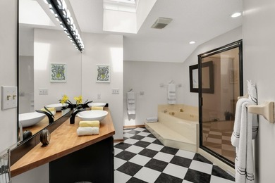 This is the one you've been waiting for. Stunning End-Unit - photo 15