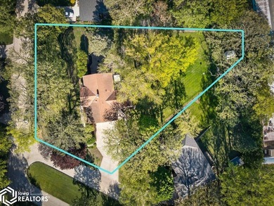 Mid-Century Modern Charm on Nearly an Acre! Step into a home - photo 10