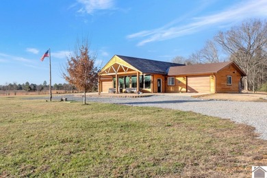 (private lake, pond, creek) Home For Sale in Hazel Kentucky