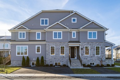 Lake Townhome/Townhouse For Sale in Lakewood, New Jersey