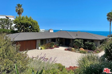 This Malibu Mid Century Ranch home sits on a gorgeous, nearly - photo 1