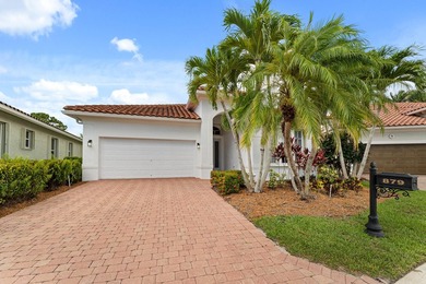 PRICED BELOW MARKET in Palm Cove Golf & Yacht Club, this - photo 2