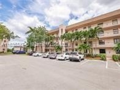 Lake Condo For Sale in Sunrise, Florida