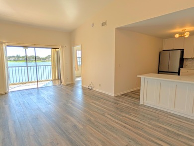 Lake Condo For Sale in Boca Raton, Florida