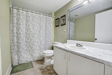 Searching for a 2-bedroom condo in Pembroke Pines with lake - photo 4