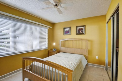 Searching for a 2-bedroom condo in Pembroke Pines with lake - photo 5