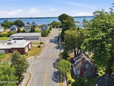 Own a piece of New Bern history with this charming 2-bedroom, 1 - photo 17