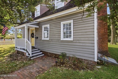 Own a piece of New Bern history with this charming 2-bedroom, 1 - photo 27