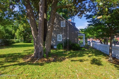 Own a piece of New Bern history with this charming 2-bedroom, 1 - photo 30