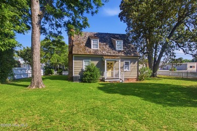 Own a piece of New Bern history with this charming 2-bedroom, 1 - photo 32