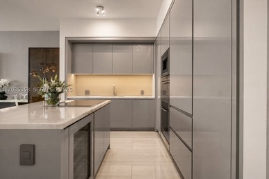 Experience luxury oceanfront living at the prestigious - photo 3