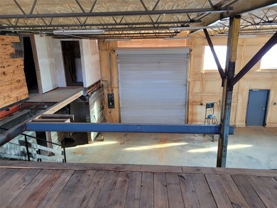 Custom-built steel shop home built in 2022 on over 10 acres - photo 3
