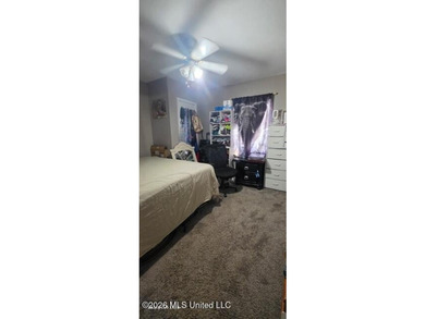 Fantastic 2BR/1BA Home Conveniently Located Across from - photo 14
