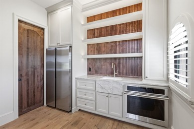 Welcome to 3500 Fairway Drive, this one of a kind Carmen Custom - photo 16