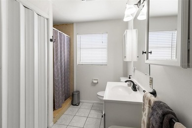 Welcome to this beautifully maintained 3-bedroom, 2-bath home - photo 22