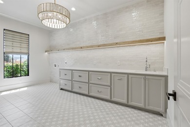 Welcome to 3500 Fairway Drive, this one of a kind Carmen Custom - photo 36