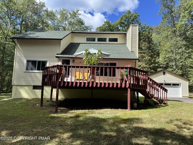 Winona Lakes Forest Lake Home For Sale in East Stroudsburg Pennsylvania