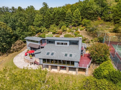 This spectacular home on 3411 Kings Cove Lane is a true hidden - photo 3