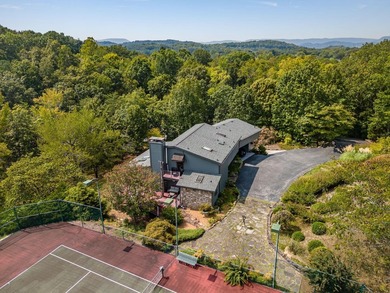 This spectacular home on 3411 Kings Cove Lane is a true hidden - photo 5