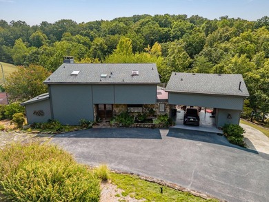 This spectacular home on 3411 Kings Cove Lane is a true hidden - photo 6