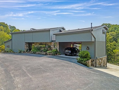 This spectacular home on 3411 Kings Cove Lane is a true hidden - photo 7